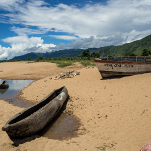 EWB NZ Usisya Malawi Three generations of skillfully hand made boats on the shores of Lake Nyasa Jack Nugent v2